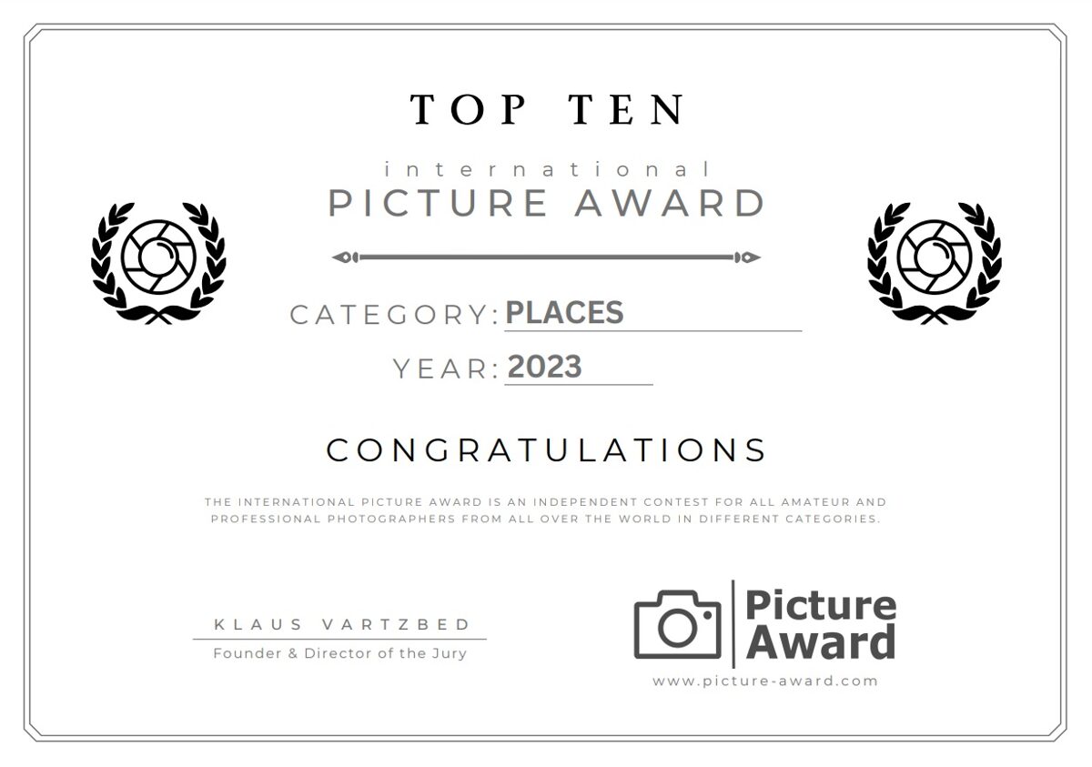 Certificate_PICTURE_AWARD_-_PLACES_2023_-_Life_under_the_bridge.jpg